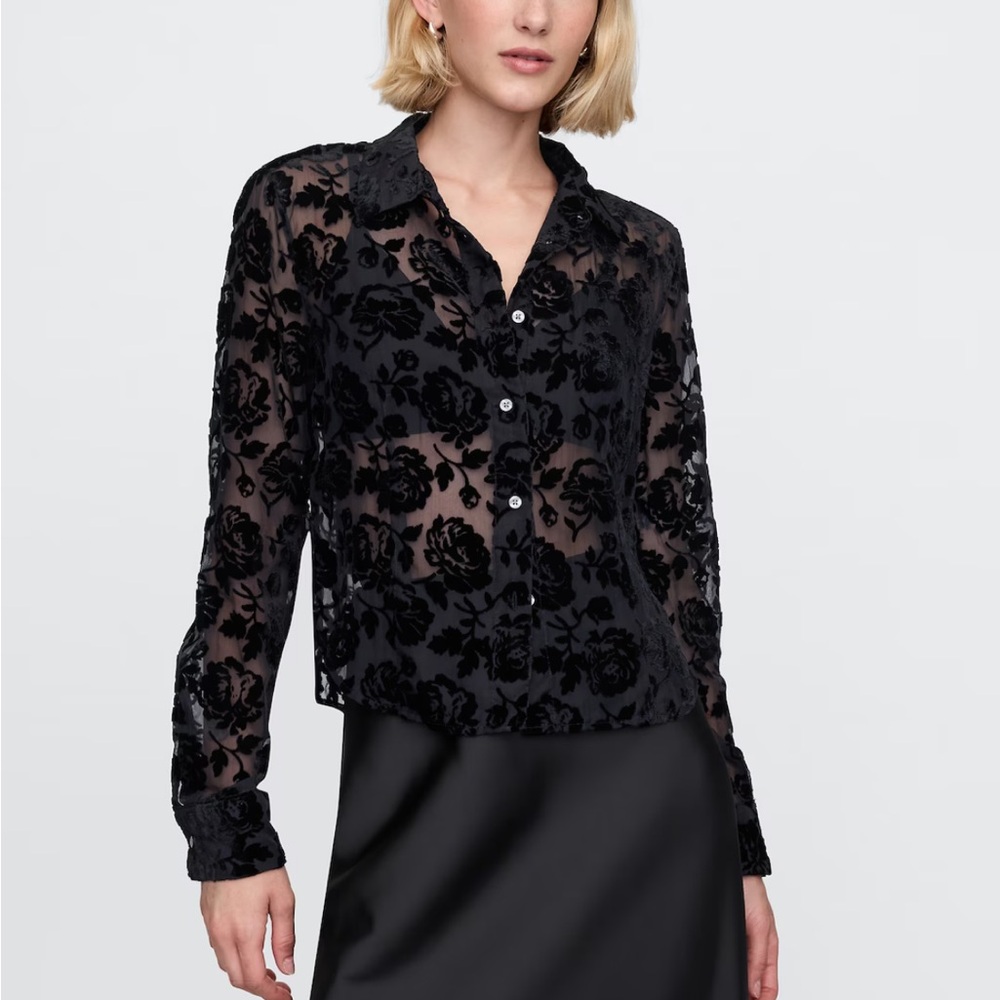 Gap Cropped velvet shirt, size S
